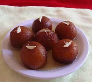 Gulab Jamun (4 Pcs)