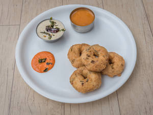 Vada (4 Pcs)