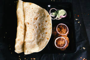 Veg Kabab Paratha (1pc)