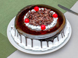Black Forest Cake (1/2 kg)