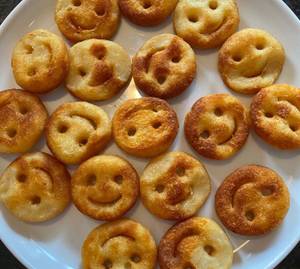 Smiley Snacks (8 Pieces)