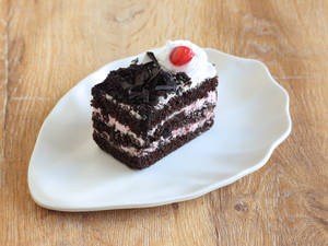 Black Forest Pastry (80 gms)