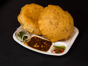 Chana Bhature (2 Pcs) 