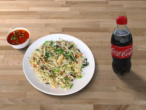Chicken Hakka Noodles + Coke 250 Ml Pet