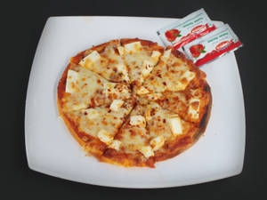 8" Paneer Makhani Pizza