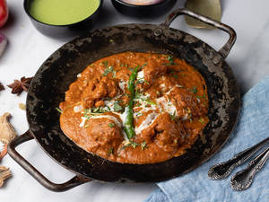Chicken Tikka Taka Tak (semi Gravy)