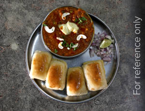 Cheese Paneer Red Pav Bhaji