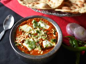Butter Paneer Masala With Naan