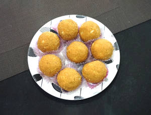 Besan Laddu