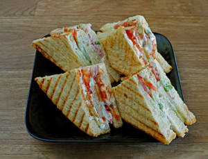 Cheesy chicken sandwich  