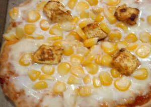 Corn And Paneer Pizza