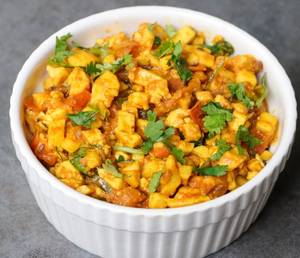 Paneer Bhurji And 4 Butter Roti