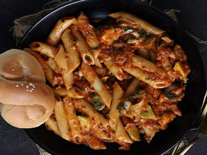 Non-Veg Pasta [Primevera - Pink Sauce]