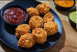 Veg Kurkure Momos  (4 Pcs)