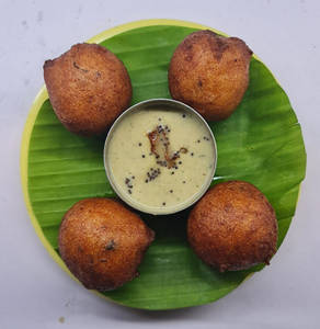 Manglore Bajji [4 Pieces]