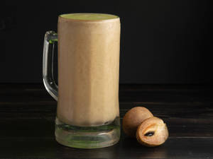 Chikku Milkshake (750 Ml) bottle