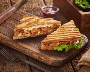 Peri Peri Chicken Grilled Sandwich [36g Protein, 490 Kcal]