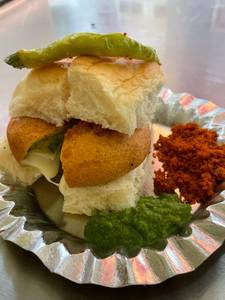 Cheese Vada Pav (Amul Fry)