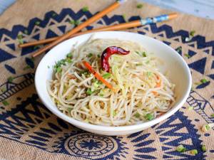 Veg Hakka Noodles 