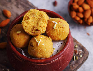 Besan Laddu