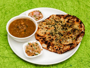 Aloo Onion Kulcha (1 Pc)
