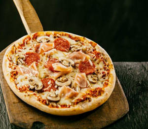 Red Pepper Paneer Pizza