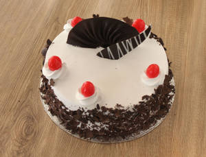 Black Forest Cake 1/2 Kg