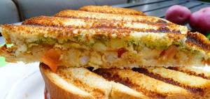 Aloo With Onion Grilled Sandwich (2 Pcs.)