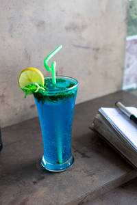 Blue Lagoon Mojito