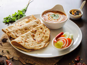 Dal Makhani + Roti (3 Pcs)+ Salad