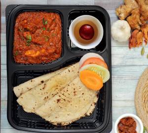 Chicken Butter Masala Roti Thali
