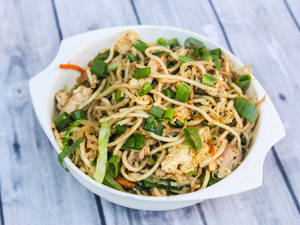 Chicken Hakka Noodles   