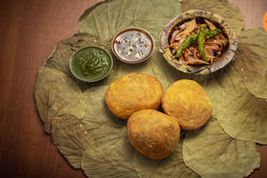 Khasta Kachoris [2 Pieces]