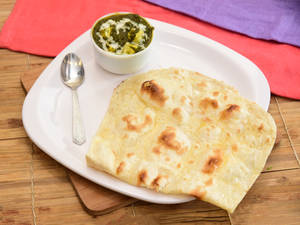Palak Paneer With Butter Naan (1 Pc)