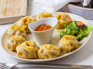 Chicken Butter Momos [7 Pieces]