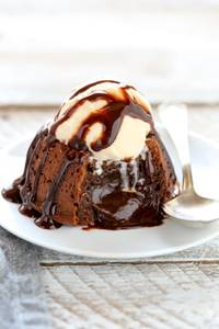 Lava Cake(With Vanilla Icecream & Chocolate Sauce)