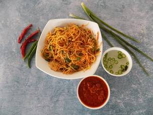 Veg Chilli Garlic Chow Mein