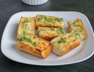 Chilli Cheese Garlic Toast