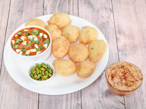 Kesari Chai (500Ml) & Club Kachori (10 Pcs) Combo                              
