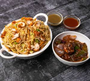 Chicken noodles + chicken manchurian