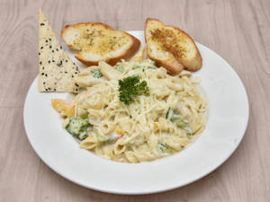 Veg Alfredo Pasta