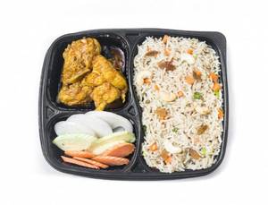 Bengali Fried Rice With Chicken Curry [2pieces] And Salad