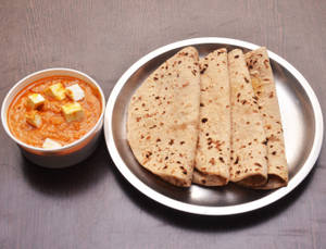 4 Butter Roti with Paneer Masala