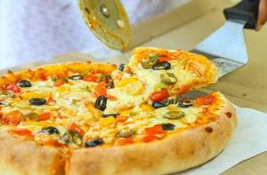 12" Farmhouse Kitchen Pizza