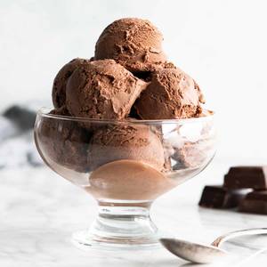 Chocolate ice cream [1 scoop]