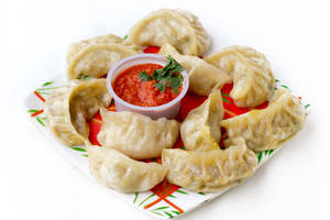 Veg Momos (8 Pcs)