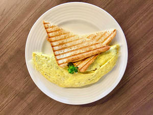 Chicken Cheese Omlette