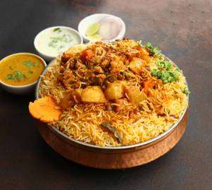 Hyderabadi Chicken Biryani [500 Grams]