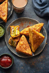 Bread Pakoda Paneer