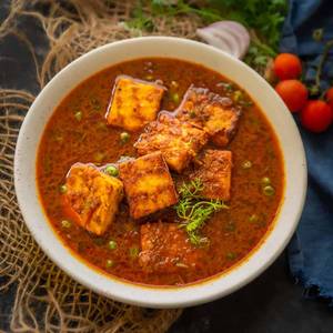 Delicious Matar Paneer Ki Sabzi